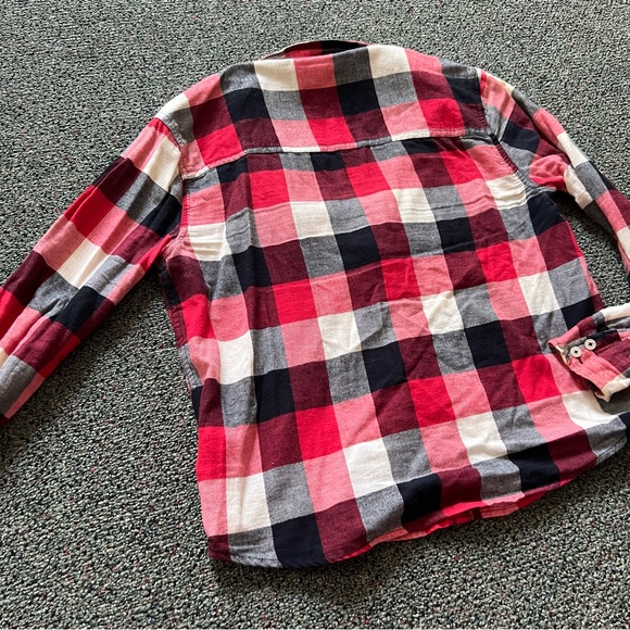 FOREVER21 Red Black & White Plaid Long-Sleeve Button Down Shirt Modest Top Sz S - Picture 9 of 16